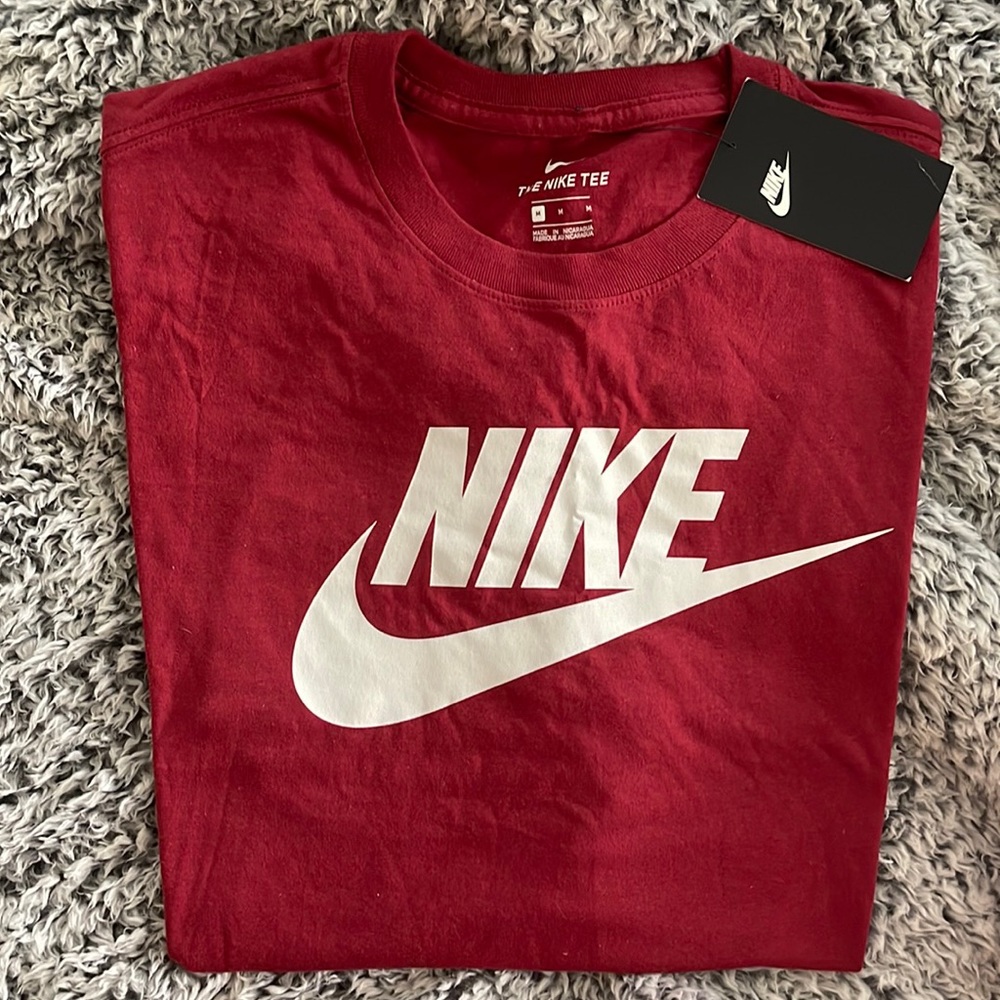 Men Nike T Shirt New with tags